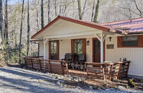 Sapphire House | Mountain Cabin Getaway