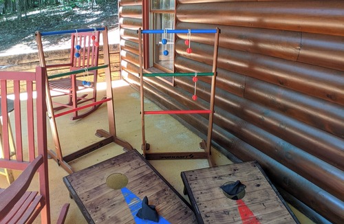 My Mountain Cabin | MOUNTAIN CABIN PRIVATE ENTRY SUITE + FIRE PIT+KITCHENETTE+WD+BLUE RIDGE 10min