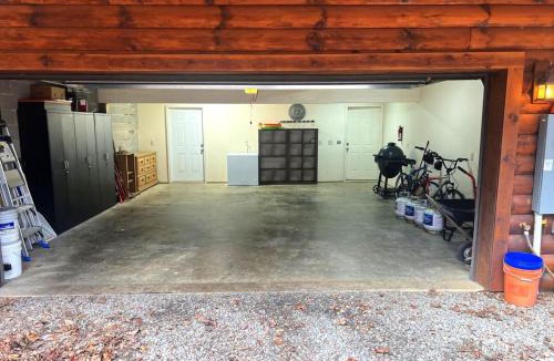 Waynesville House | Mountain Gem, Hot Tub, Fire Pit, Views, Starlink Wi-fi