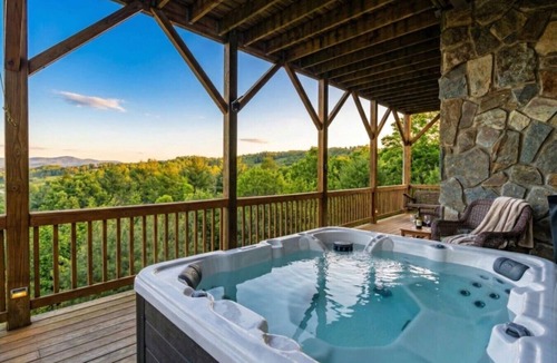 Fleetwood House | Mountain Getaway near Boone, Hot Tub, and Gorgeous Views!