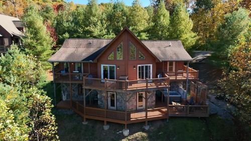 Fleetwood House | Mountain Heir