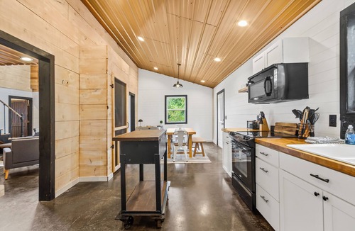 Young Harris House | Mountain/Lake Escape in Lake Chatuge