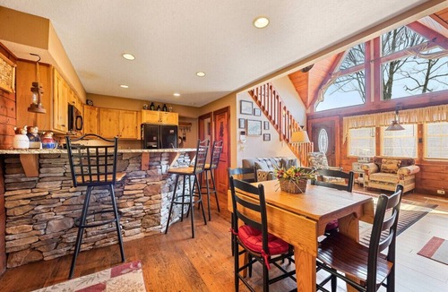 Maggie Valley Cabin | Mountain Laurel-Secluded Beauty + Majestic Views!