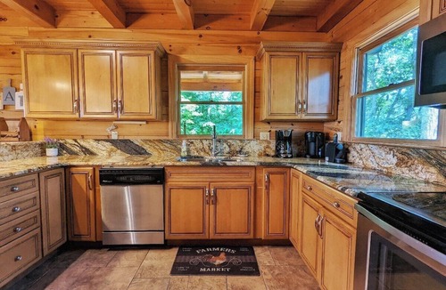 Ridgewood Estates House | Mountain retreat with 4 bedrooms, 4 baths, hot tub, fire pit, and game room.
