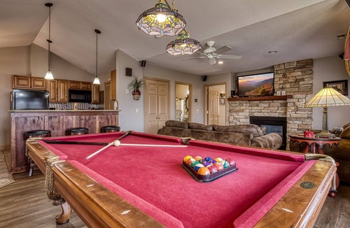 Sevierville Ski Chalet | Mountain view Setting-Outdoor pool access-spa shower-pooltable-Hot tub