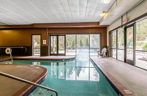 Gatlinburg Resort | MountainLoft Resort- 1 Bedroom, sleeps 4, close to Great Smoky Mountains NP