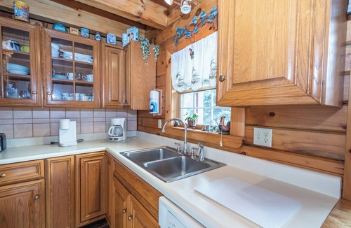 McHenry Cottage | Mountains View by Taylor Made Deep Creek