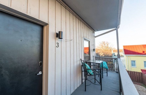 Mount Adams Apartment | Mt. Adams 1BR Great Location! Steps from Monastery