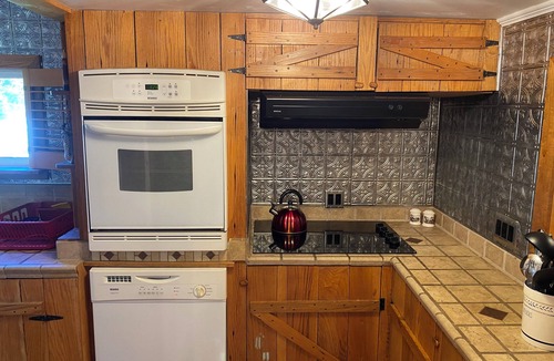 Rock Cave Cabin | Mt Ridge Cabin, peaceful and serene! Spacious 4 bedrooms! New hot tub!