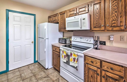 Burnsville Cottage | Mtn-view Burnsville Retreat 24 Mi to Ski Slopes!