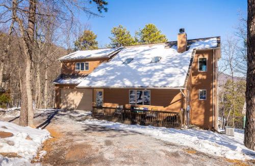 McGaheysville House | Mtn Views, Hot Tub, 2 Game Rms, Fire Pit, Pet Friendly, Top Mtn