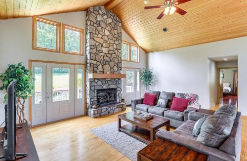 Swannanoa House | Mtn Views & Hot Tub: 6-Acre Blue Ridge Retreat!