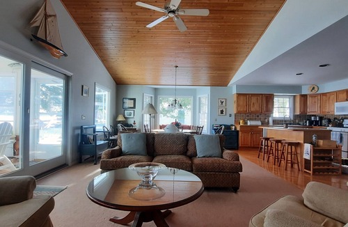 Indian River Cottage | Mullett Lake, Grandview Beach Lakefront Beauty