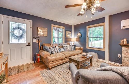 Almo House | Murray Cabin w/Hot Tub: Walk to Kentucky Lake!