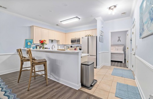 Central Myrtle Beach Condo | Myrtle Beach 3BR w/Lake & Pool Views + Golf