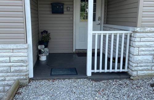 Houston House | Nana's House located in the MO Ozarks close to many rivers for floating.