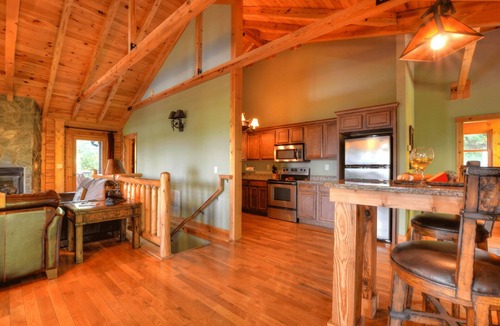Almond Cabin | Nantahala Gorgeous - Free Whitewater Rafting Passes + Peaceful Cabin with