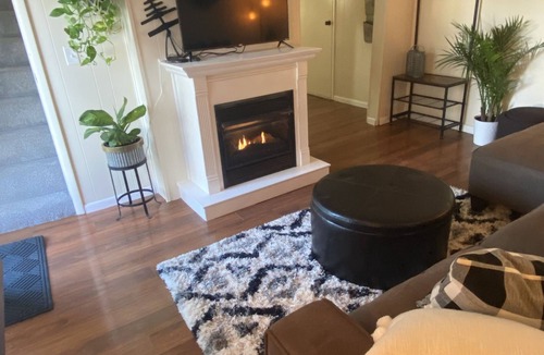 Bowling Green House | Napoleaon's Cozy Cottage