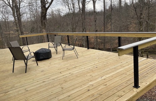Clarkson Cabin | Nash’s cabin in Leitchfield that is Pet Friendly, WIFI, w/Creek.