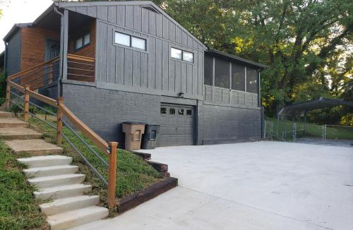 Woodbine House | Nashville palace The home away from home