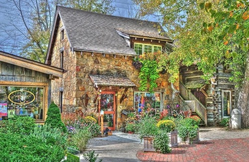 Nashville Apartment | Nashville Suite #2: Pet Friendly, Steps Away from Shops and Restaurants.