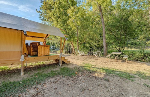 Newport RV Rental | Nature Retreat: Cozy tent|HVAC|Spa Bath