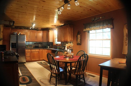Omaha House | Near Branson MO, Private and secluded Cabin style 3BR house. WiFi & Smart TV.