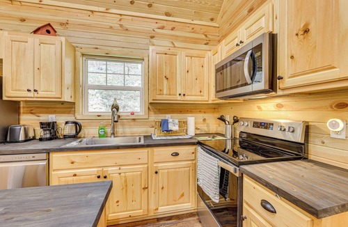 Edray Cabin | Near Greenbrier River! Mtn-View Cabin w/Fire Pit