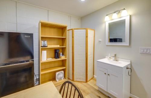 Clinton Apartment | Near Greers Ferry Lake! Cabin w/Resort Perks