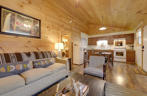 Cosby Cottage | Near Gsmnp Trails: Romantic Creekside Cabin