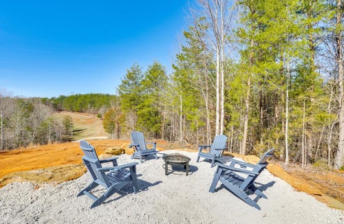 Unaka House | Near Hiking Trails: Mtn-View Haven in Englewood!