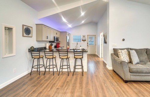 Deep Water House | Near Kanawha River: Unique Renovated Home w/Yard!