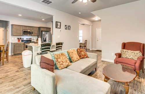 Newnan House | Near Parks, Dining & Shopping! Newnan Family Home