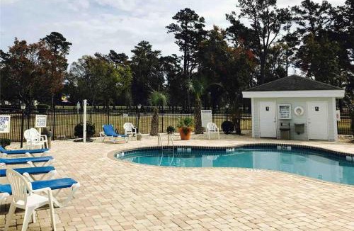 Central Myrtle Beach House | Neat 1st floor cozy condo at Magnolia place