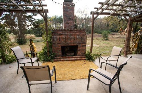 Russellville House | Nebos Foot Hiking and Biking Cabin