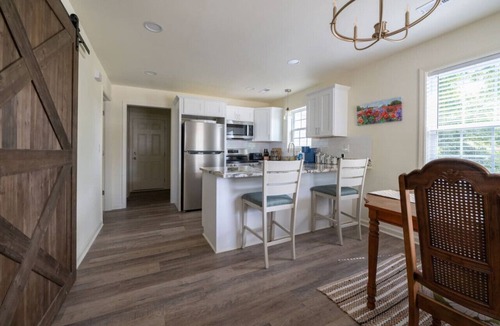 Kernersville House | Nelson Street Cozy Getaway