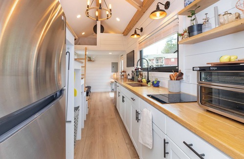 Alexander House | Nestled in the mountains, this cozy tiny home is 15 minutes to Asheville.