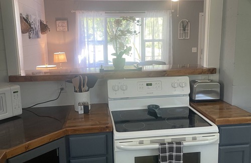 Franklin House | Nestled in the Mountains near Dry Falls! New Fiber Internet!