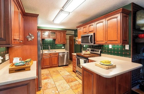 Franklin Cottage | Never rented- Mountain View cottage all amenities, pickleball/tennis clay court