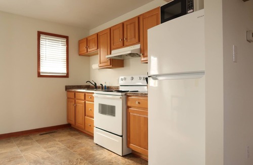 Glade Spring House | NEW! 2-bedroom townhome- 0.3 miles from I-81