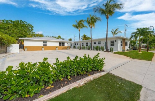 Mango Groves Apartment | New 2 double beds -Near Golf & Beach - Villa 8