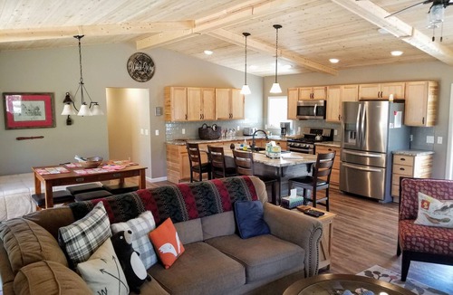 Rapid City House | NEW 2017 cottage on private, secluded 10 wooded acres 2 mi. from TORCH LAKE