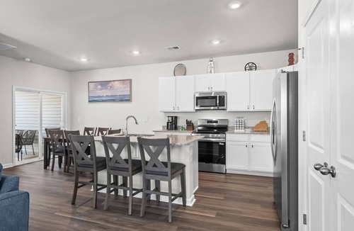 Little River House | New 3BR Townhouse Near NMB Sports Complex