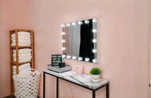 Maxwell Apartment | New 4 Bedroom Apt near DT Walk to restaurants