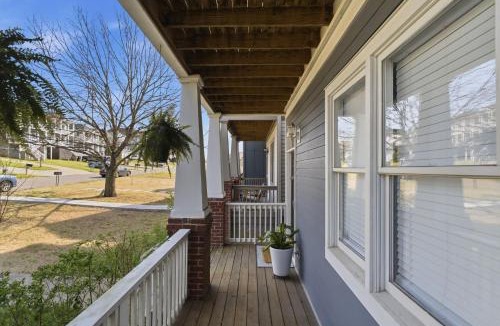 The Nations House | NEW 7 mins to Broadway Sleeps 8