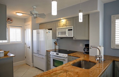 Laguna Shores Condo | New Beachfront Condo - Breathtaking Views & Pool