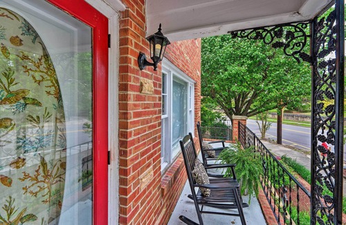 New Bern House | New Bern Home w/Yard, Grill + Walkable Location