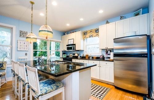 New Buffalo Cottage | New Buffalo Home with Association Pool. Walk to downtown!