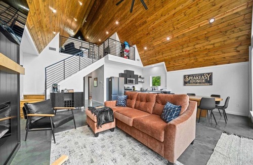 Mid America Cabin | New Build Charming A-Frame w/Pool Near Hot Springs