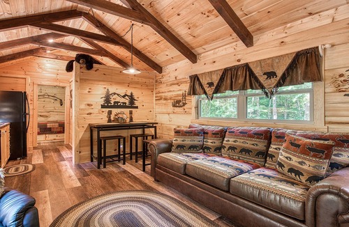 Maggie Valley Cabin | New Cabin on the creek, catch your trout, firepit, and near ski resort